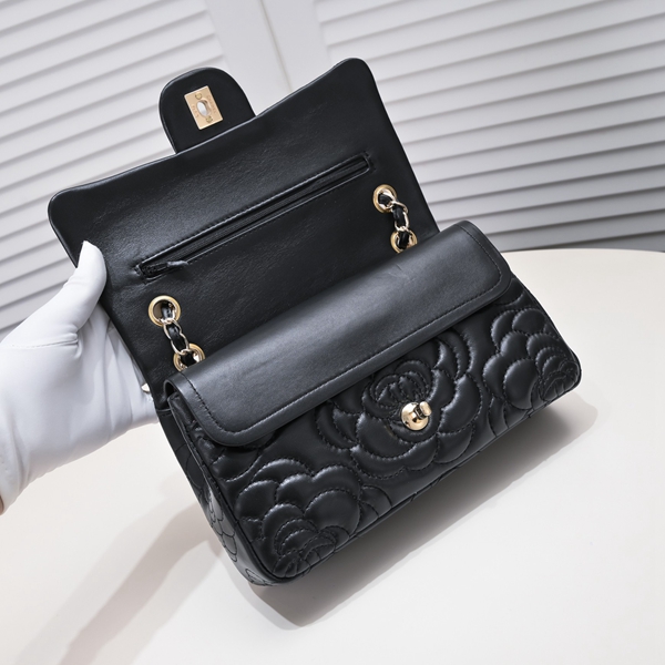 シャネルバッグ角部分ディテール